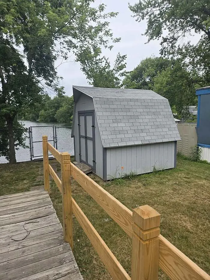 3 bed, 1.0 bath, $1,200 — Photo 4