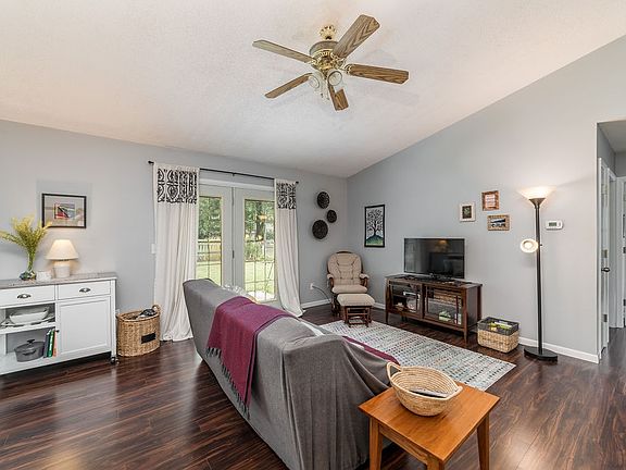 3rd image of 4004 W Robinwood Dr