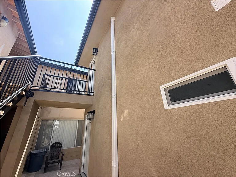 988 Valencia St #5 — Photo 3