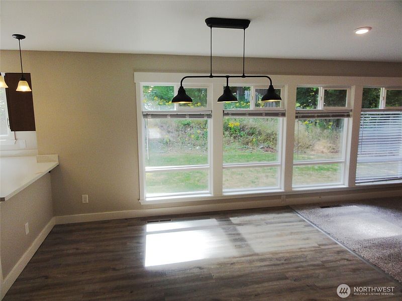 5th image of 4911 64th Avenue W