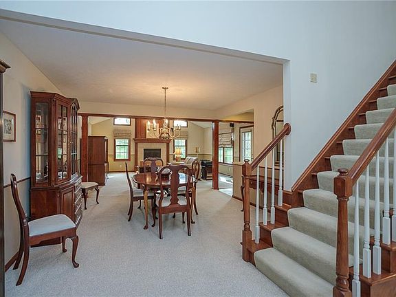 5th image of 19171 Charter Ln