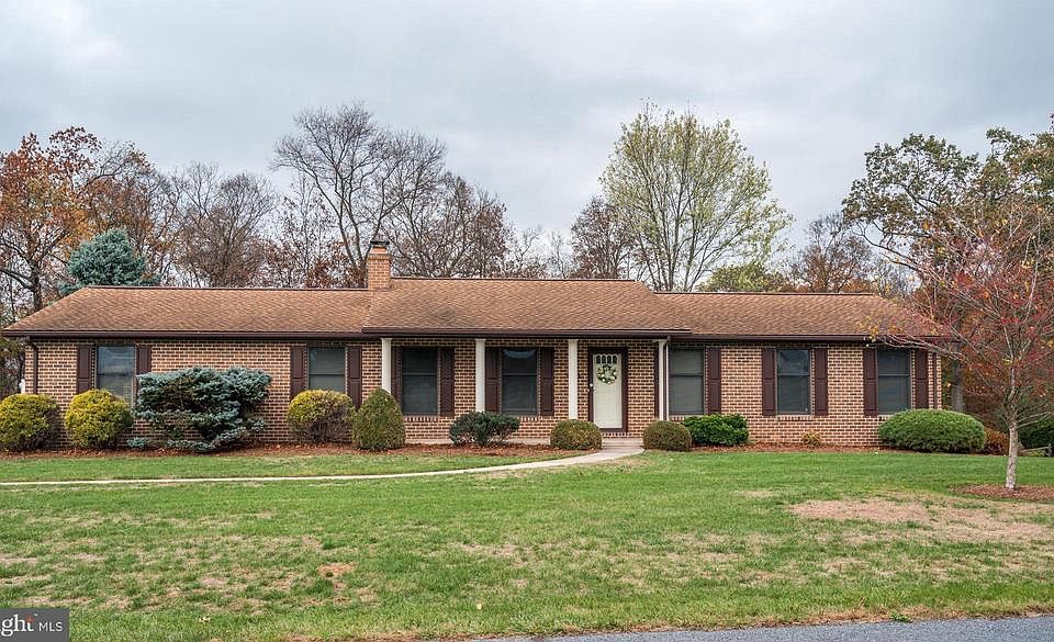 1st image of 285 Topaz Dr