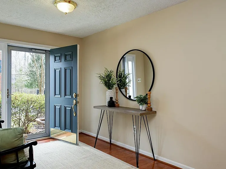 6710 Ordsall St — Photo 2