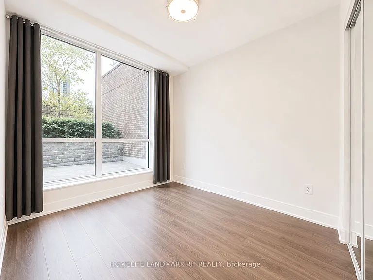 18 Graydon Hall Dr #208 — Photo 7