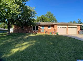 1300 S 4th Ave, Beatrice, NE 68310