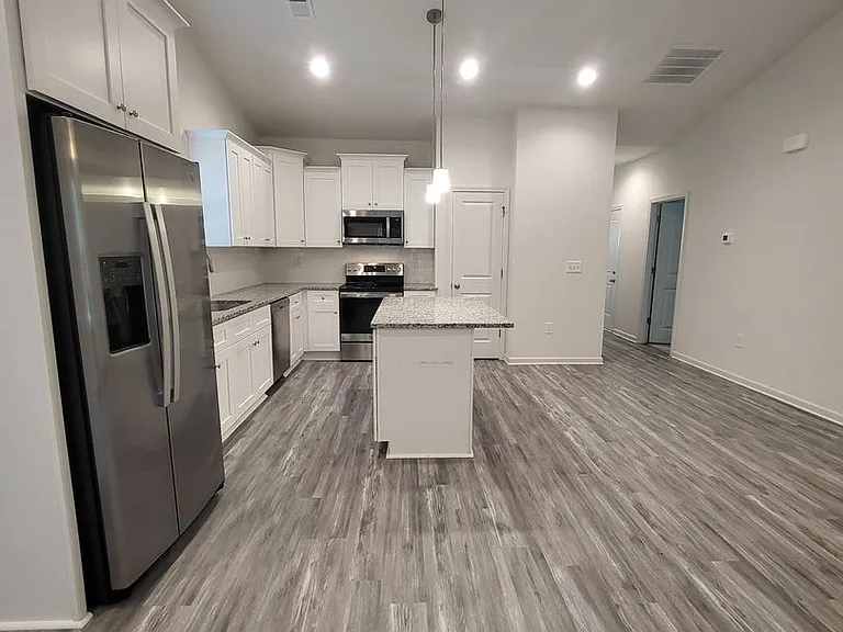 11810 Titan Ave — Photo 24