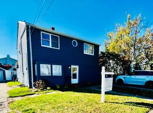 3 Sands Point Rd, Port Washington, NY 11050