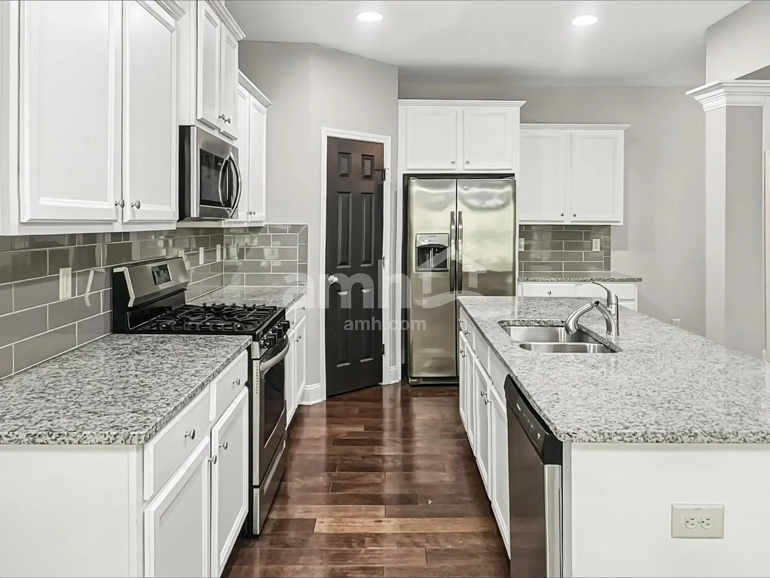 5 bed, 3.0 bath, 2821 sqft, $2,820 — Photo 4