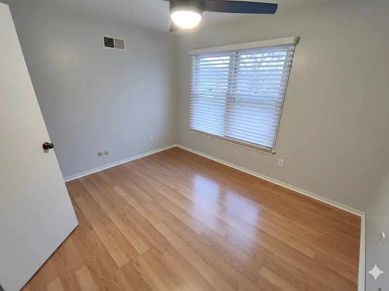 188 Kendall Ct #D — Photo 6