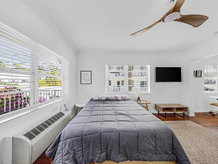 901 Meridian Ave #207 — Photo 3