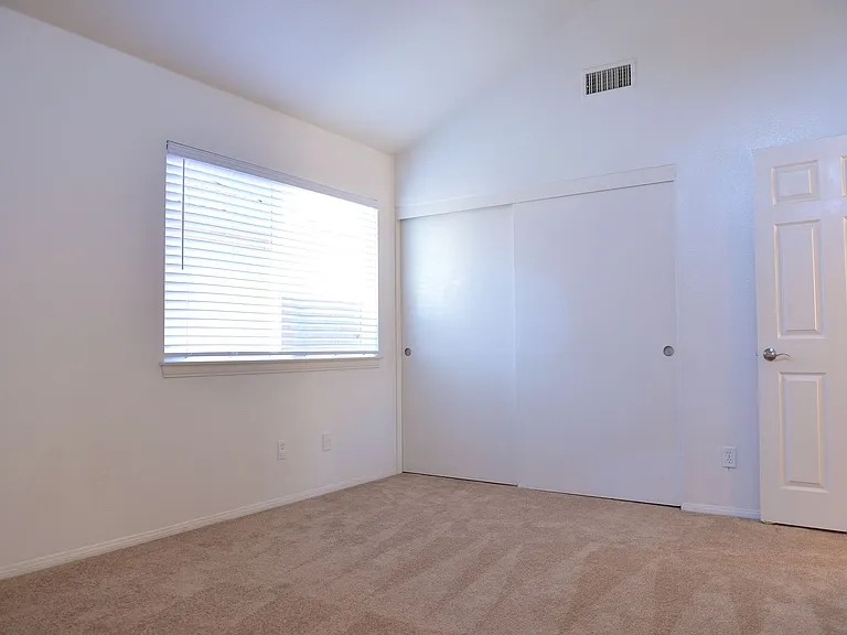 37 Port Royale Rd — Photo 14