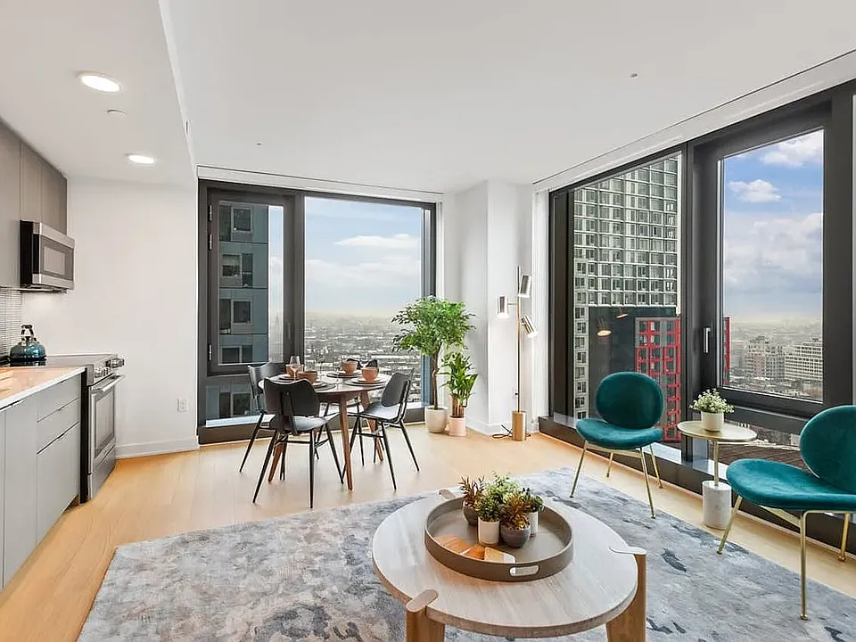 18 6th Ave #2604
