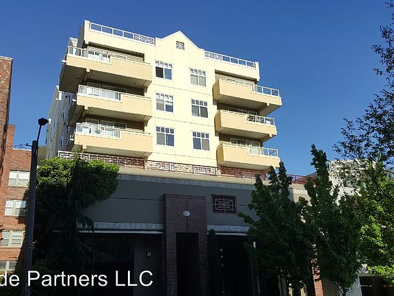 5th image of 116 Warren Ave N Suite A