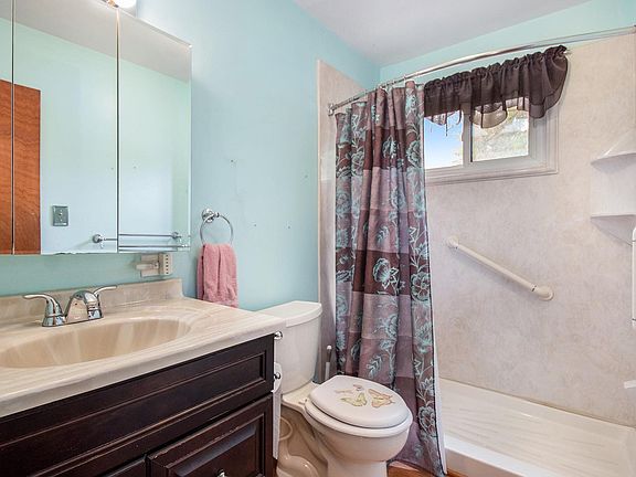 5th image of 2926 E Lincolnway Dr