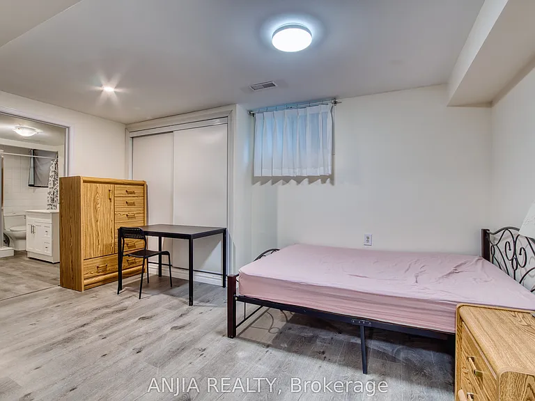 37 Allangrove Cres #BASEMENT — Photo 10
