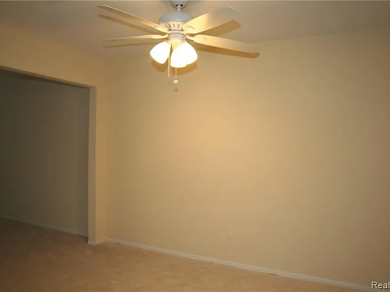20871 Glen Haven Cir W — Photo 5