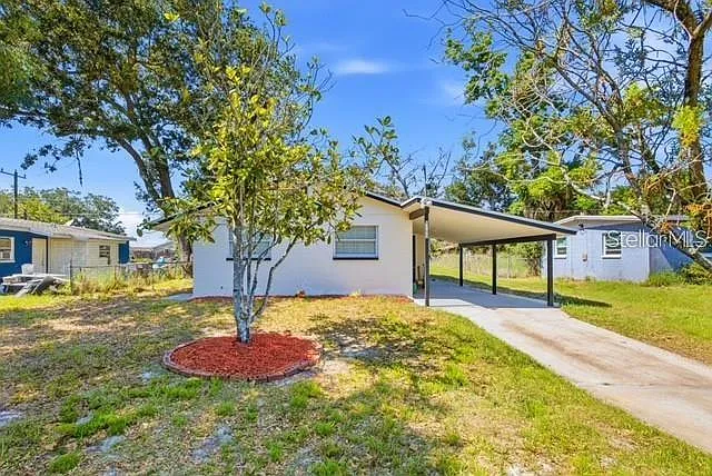 3 bed, 1106 sqft, $1,950 — Photo 1