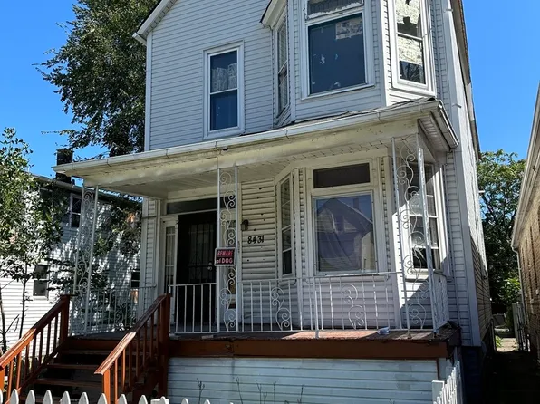 8431 S Escanaba Ave, Chicago, IL 60617