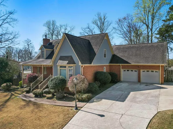 1313 14th Place Cir, Pleasant Grove, AL 35127