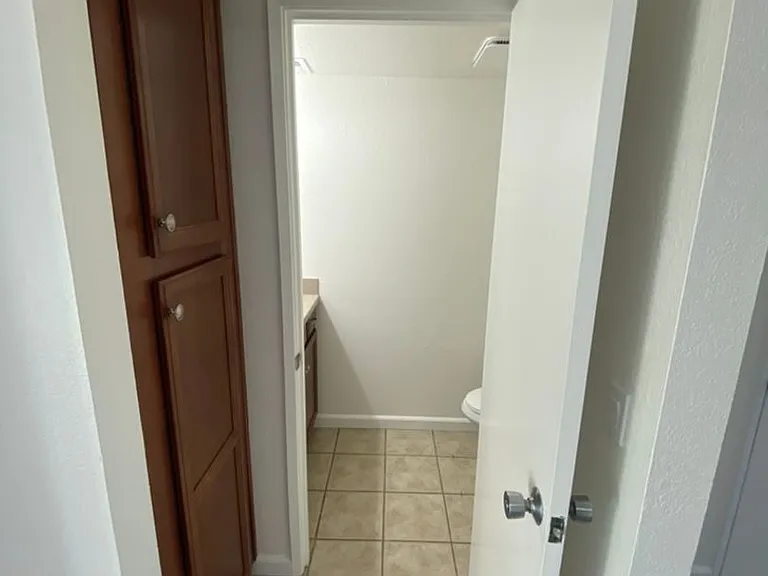 2212 Pine St — Photo 45