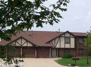50 Brandywine Ct, Bloomington, IL 61704