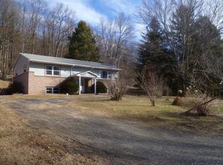 16 Village Rd, Beach Lake, PA 18405