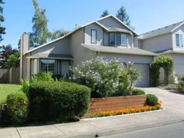 8283 SW Langtree St, Tigard, OR 97224
