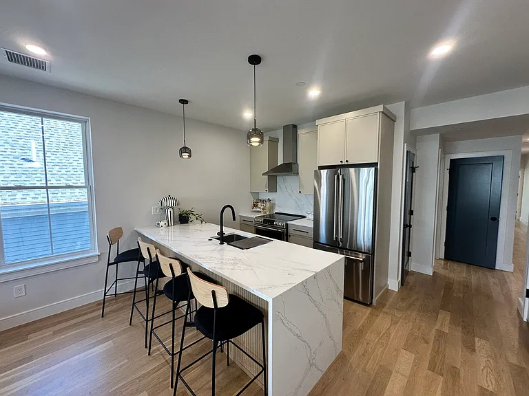 54 Dorset St #5 — Photo 1