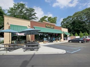 223 Montauk Hwy, East Moriches, NY 11940