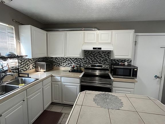 2nd image of 4217 Jasmine Rose Way