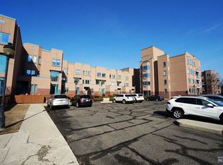 203 Nelson Ct, Edgewater, NJ 07020