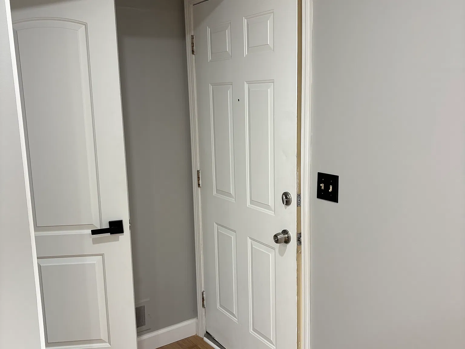 2 bed, 1000 sqft, $2,499 — Photo 4