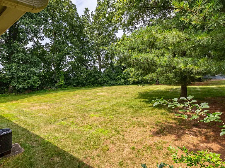 20 Reed Ct — Photo 35