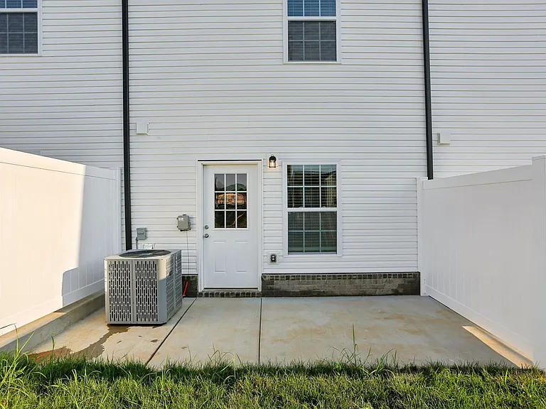 2815 Trenton Rd — Photo 32