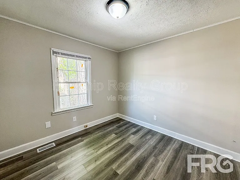 610 3rd St — Photo 12
