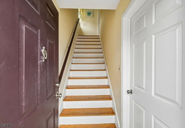 416 S Valley Rd #2 — Photo 2