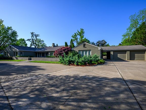 3rd image of 225 Hillwood Blvd