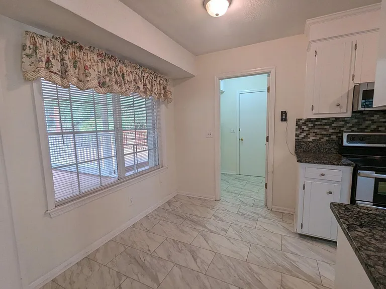 4356 Cheviot Dr — Photo 6