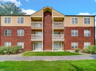 213 Glengarry Dr APT 211, Bloomingdale, IL 60108
