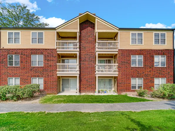 213 Glengarry Dr APT 211, Bloomingdale, IL 60108