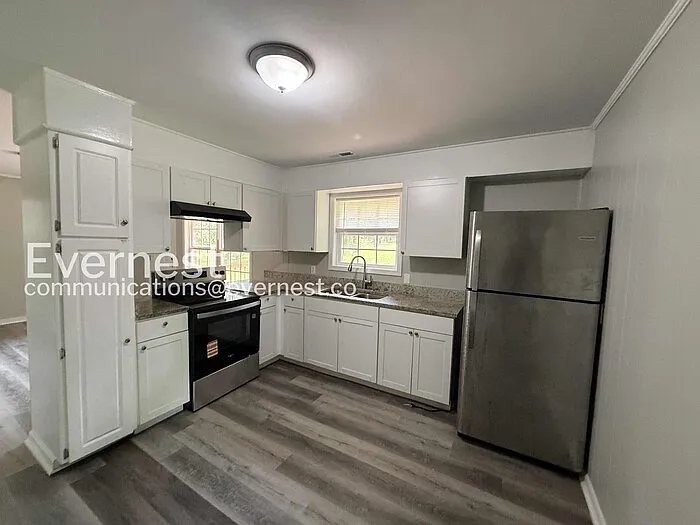 3318 Bonds Ave — Photo 4