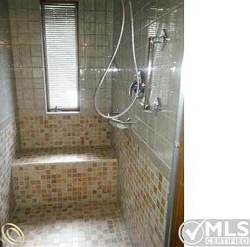 Pearl Main Bath Shower.jpg