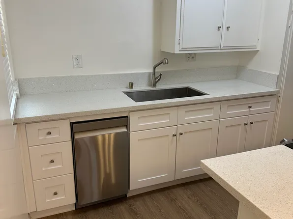 2915 W 235th St APT 3, Torrance, CA 90505