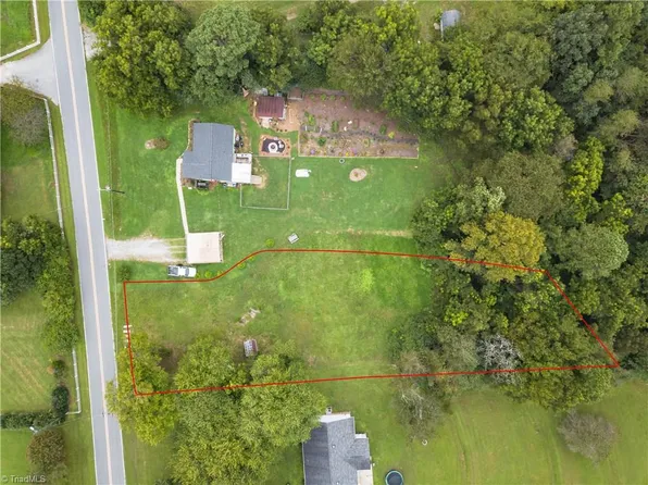 7607 Brisbane Dr, Summerfield, NC 27358