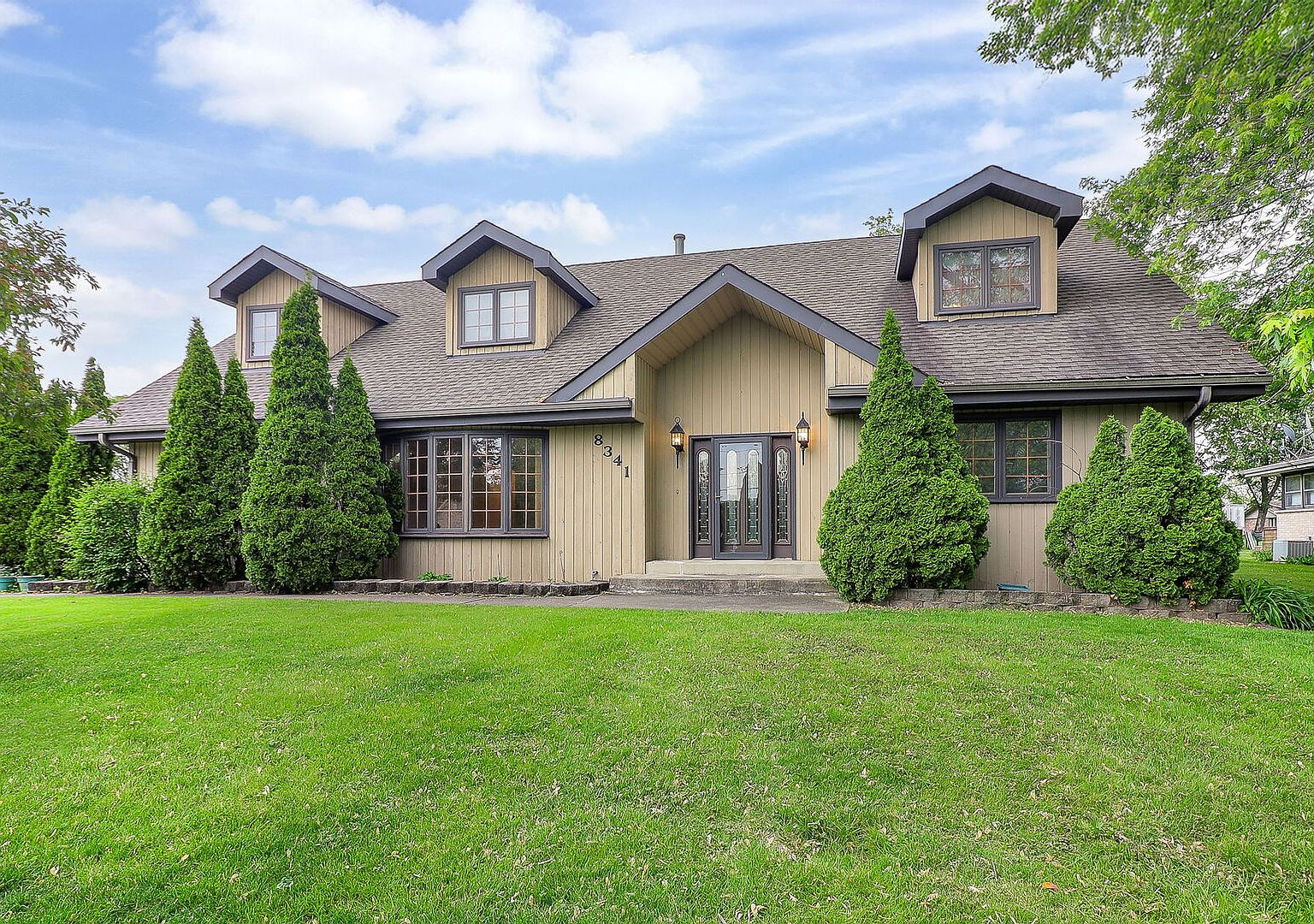 8341 S 84th Ct, Hickory Hills, IL 60457 | Zillow