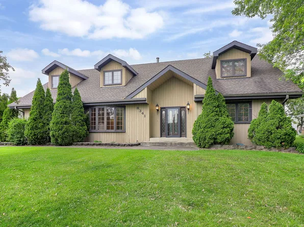 8341 S 84th Ct, Hickory Hills, IL 60457