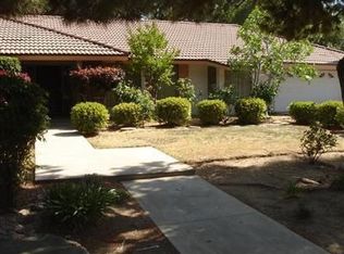2787 W Robinwood Ln, Fresno, CA