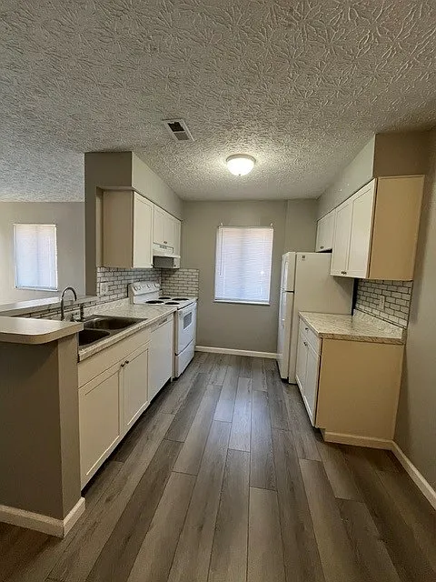 2 bed, 950 sqft, $1,175 — Photo 3