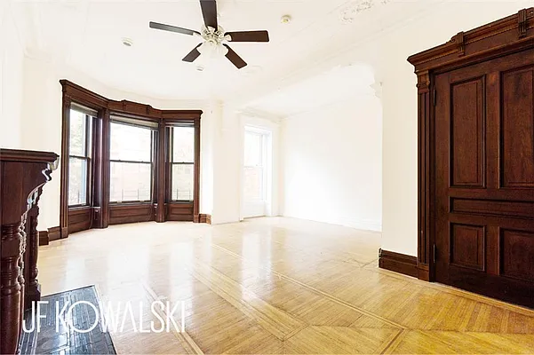 Rented by R New York | media 2