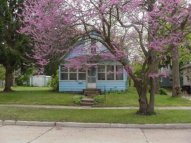 1st image of 736 Green St